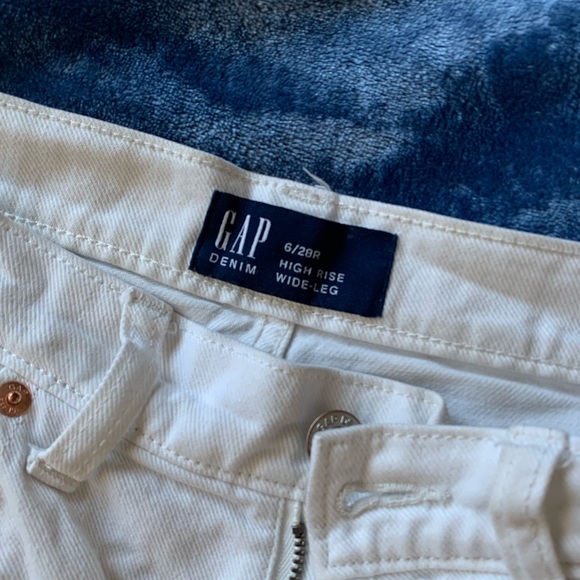 GAP White Wide Leg Jeans - Picture 2 of 2